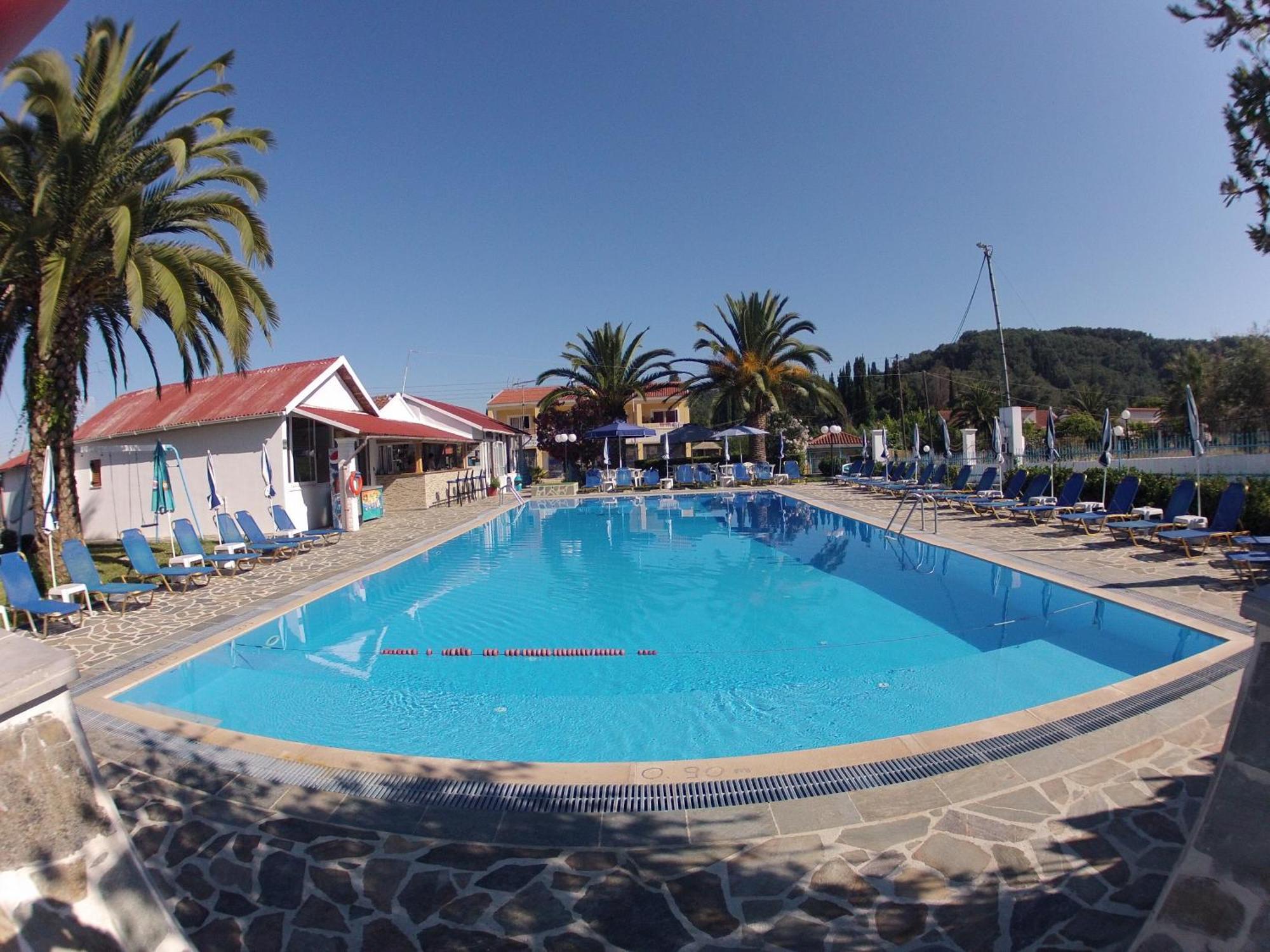 Aparthotel Tria Adelphia Arillas  Exterior foto